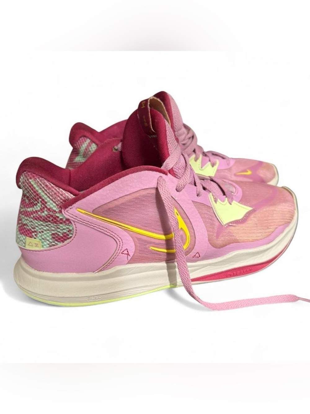 Nike Kyrie Low 5 “1 World 1 People” Orchid/Yellow Strike Men’s US 9.5 DJ6014-500